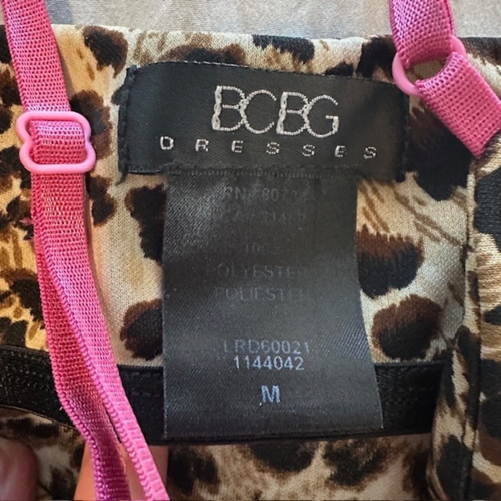BCBG Leopard Print Dress, Twist Front, Sleeveless, Knee Length, Sexy Party - Picture 4 of 7